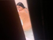 Espió a mi hermanastra desnuda en la bañera y follamos duro 4/16