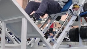 andkvcat workout in the gym and wash in the shower