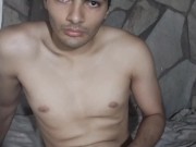 guardo un retrato tuyo con pasion, con delicadeza, oh mi musa cuanta vida generas a tu alrededor 10/16