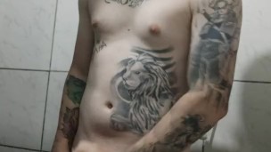 Se masturbando na webcam 