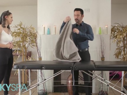 Kinky Spa - Sweet Bella Luna Starts Her New Job & Shows Her Boss How Good She Is At Handling Cocks