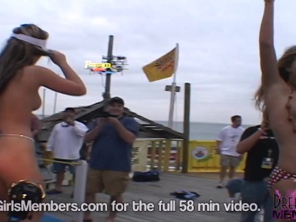 Girls Get Naked And Shake It On Spring Break In Texas
