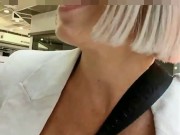 MILF en chasse dans un centre commercial se fait sodomiser par une jeune queue de 18 ans 4/16