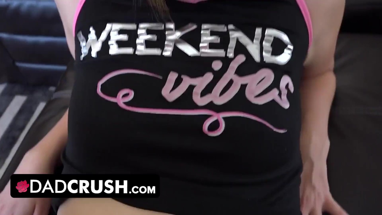 Stepsisters Danni Rivers And Rosalyn Sphinx Submit Their Pink Wet Pussies To Stepdaddy - DadCrush - 無料セックスビデオ - RedTube