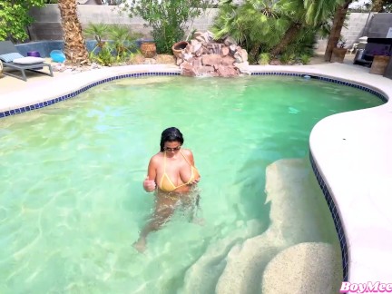 Beautiful Busty MILF Caught Me By The Pool And I Got Her Wet - Kailani Kai Johnny Love