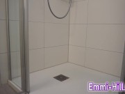 MEIN ALLER ERSTES PISS VIDEO!!! 18 Jahre Teeny aus Berlin gibt das erste Mal Natursekt Schamlippen 16/16