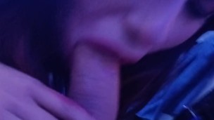 mira como me la como toda me encanta chupársela al papá de mi mejor amiga