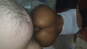 Mi ajustado culo siempre está tragando verga y semen