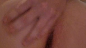 Elle étire son anus pour ce soir 