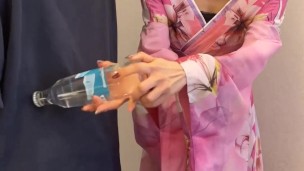 【くすぐり検証】水の瓶でツンツンくすぐったらどうなる！？♡ #shorts
