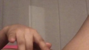 DESCUBRIENDO SU COÑO POR PRIMERA VEZ