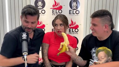 Interview with Elo Podcast ends in a blowjob and a lot of cum - Sara Blonde - Elo Picante