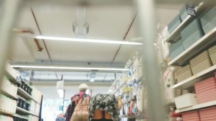 Upskirt and showing ass and vagina without panties in a famous super market store