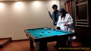 Le di una leccion a mi mejor amiga por perder la partida de pool