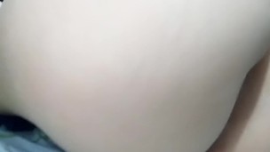 Me masturbo la vagina y me mojo pensando en mi hermanastro, la tiene grande y rica🥵😈💦🤤