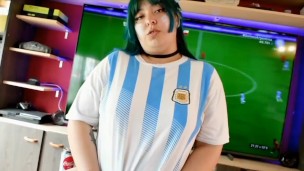 Me re calienta pararte bien la verga mientras ves a Messi😈💦