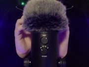 • Windscreen With Soft Rain Sounds • 14/16