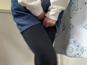 デニムミニスカートでおしがましておちびりおもらし 3/16