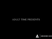 Hot Housewife Plays With Pool Guy While Husband Is Away 1/16