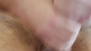 CLOSE UP OF THICK MUSCLE BEAR COCK DROPPING THICK CUMSHOT!