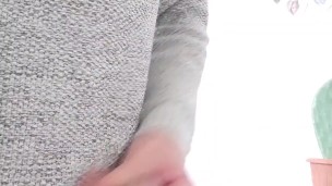 I create a sextoys, let's see if it works, at the end of the video I cum on the phone
