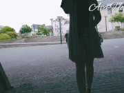 MILF exhibe sa chatte dans la rue 10/16