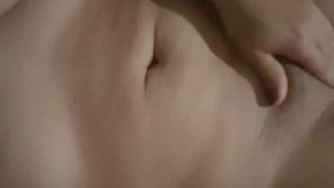 Yakeladiosa69 touches herself very well after a refreshing bath