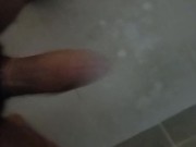 Disfrutando en el baño de un yo con yo  rico y delicioso pene 12/16