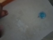 Disfrutando en el baño de un yo con yo  rico y delicioso pene 8/16