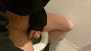 【女性向け】エッチな男子のオナニー【個人撮影】気持ちよすぎて体がビクビクしちゃう！