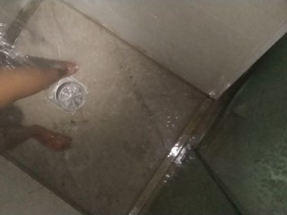 gozando gostoso no banho