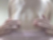 金髪ビッチギャルがピンクのエロいTバック履いたまま桃尻を揺らしハメ撮り - Screenshot 2 of 16 - 素人