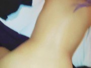 Me mete la verga por atrás