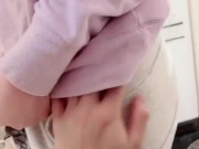 ドライヤーで髪の毛を乾かしてる彼女を後ろから襲って、パンツ触りまくったら反応が可愛すぎた 15/16