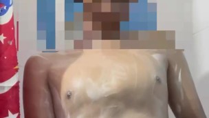 Tomando Ducha 🚿🧼🪒🍑