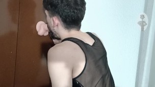 Chico flaco es penetrado con 19 cm (juguetes)