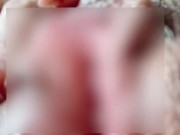 【日本人 素人 個人撮影】おまんこ限界ドアップ超近距離クリトリスオナニー。ビラビラを広げてクリトリスを指でひたすら愛撫します。