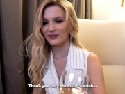 Молодым не нужны культурные вечеринки им нужна бутылка игристого и развратный секс - Ellie Moore 2/16