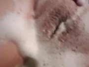 Mi vecino me graba mientras me baño 1/16