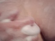 Mi vecino me graba mientras me baño 10/16