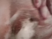 Mi vecino me graba mientras me baño 2/16