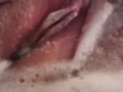 Mi vecino me graba mientras me baño 6/16