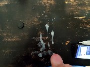 Поругался с женщиной и пошел мастурбировать на кухню, оставил на утро сюрприз 😈 14/16