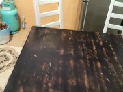 Поругался с женщиной и пошел мастурбировать на кухню, оставил на утро сюрприз 😈 2/16