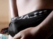 Mostrando na cueca, com pirika grande 13/16