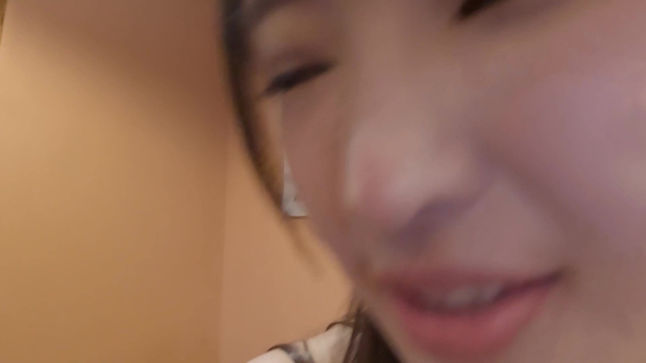 ニコニコ可愛い！性格最高！地下アイドル⑤普通のカフェの店内で見つからないよう露出SEXチャレンジ　その1　おもちゃ仕込んでフェラさせてみた - 無料セックスビデオ - RedTube