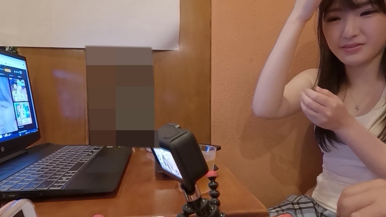 ニコニコ可愛い！性格最高！地下アイドル⑤普通のカフェの店内で見つからないよう露出SEXチャレンジ　その1　おもちゃ仕込んでフェラさせてみた - 無料セックスビデオ - RedTube