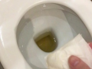 I didn’t wash my pussy for a day, I show dirty panties and piss