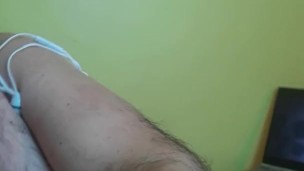 MASTURBACIÓN EN MI HABITACIÓN 2