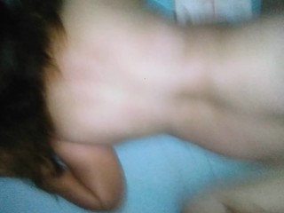 Cogiendo de lado con mi novia a la noche